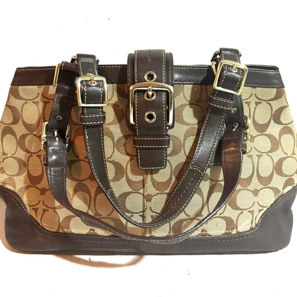 Coach Handbags - Coach vintage Signature print Tote Bag